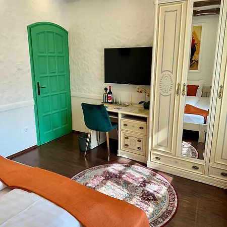 Tia Maria Apartment